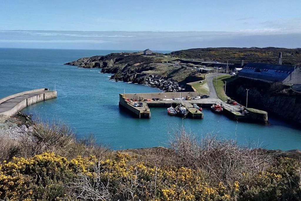 Coastal Bungalow, Sleeps 5 And Ideal For Walkers Amlwch Eksteriør bilde