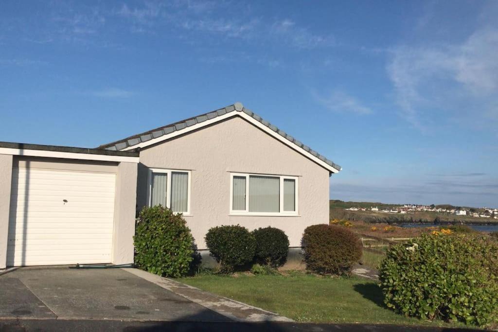 Coastal Bungalow, Sleeps 5 And Ideal For Walkers Amlwch Eksteriør bilde
